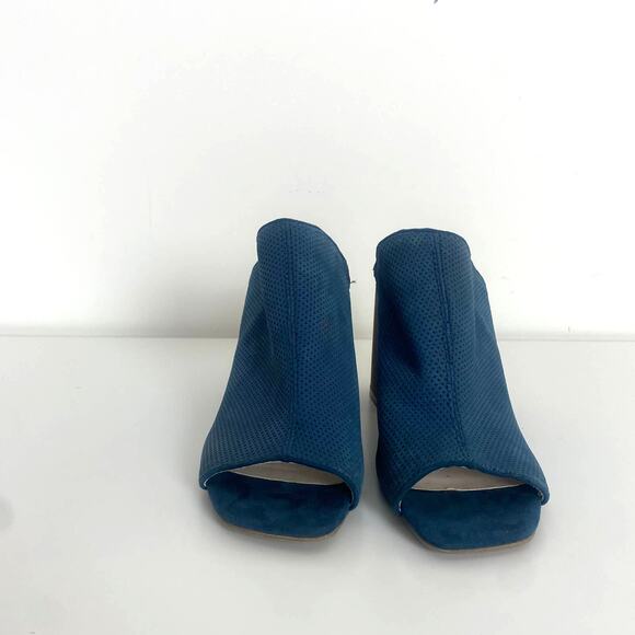 Kenneth Cole Reaction Indigo Blue Top Notch Perforated Chunky Heel Mule Size 8 - Picture 2 of 10